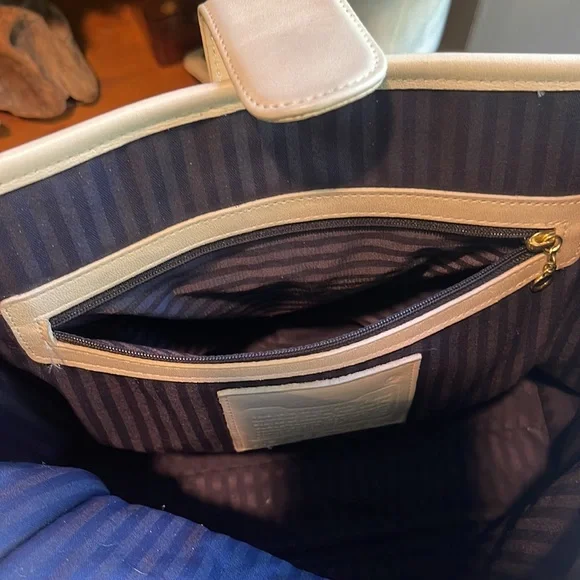 Coach Vintage Classic Legacy #4191 Soft Kelly Crossbody - Picture 14 of 16